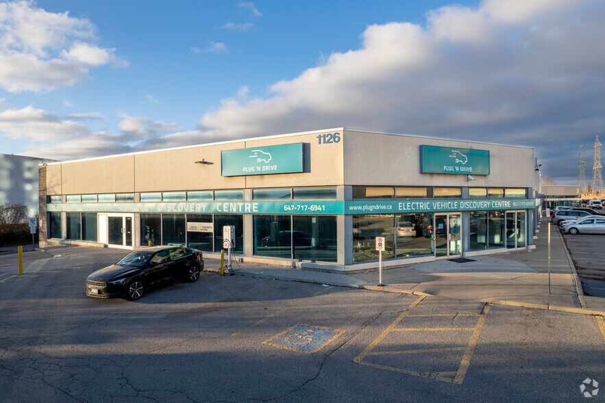 1126 Finch Ave W, Toronto, ON à louer - Photo du bâtiment - Image 2 de 5