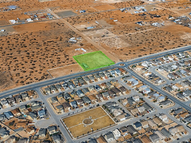 13699 Edgemere Blvd, El Paso, TX à louer - Photo du bâtiment - Image 2 de 7