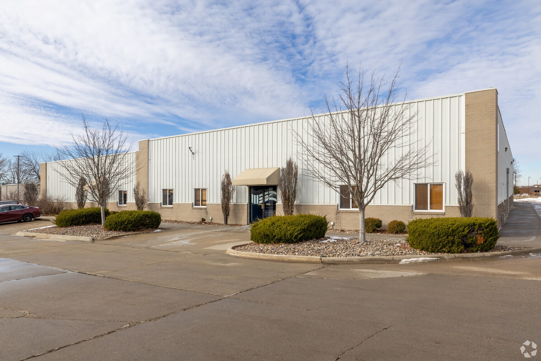 335 SE Oralabor Rd, Ankeny, IA for sale Primary Photo- Image 1 of 1