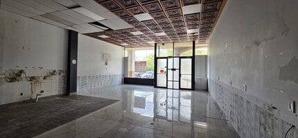 170 Forest Ave, Glen Cove, NY for lease Interior Photo- Image 2 of 6