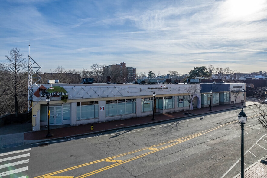 200-226 Moody St, Waltham, MA for sale - Building Photo - Image 3 of 4