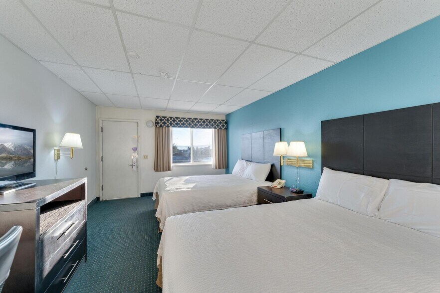 590 W Main St, Vernal, UT à vendre - Photo du bâtiment - Image 2 de 30