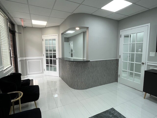 685 Bloomfield Ave, Verona, NJ à louer Photo du bâtiment- Image 1 de 17