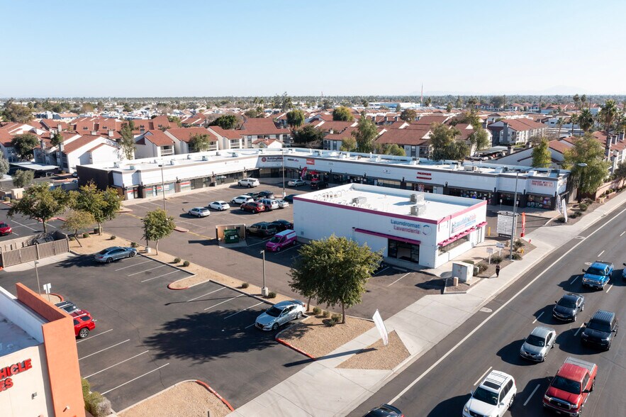 323 N Gilbert Rd, Mesa, AZ à louer - Photo principale - Image 1 de 9