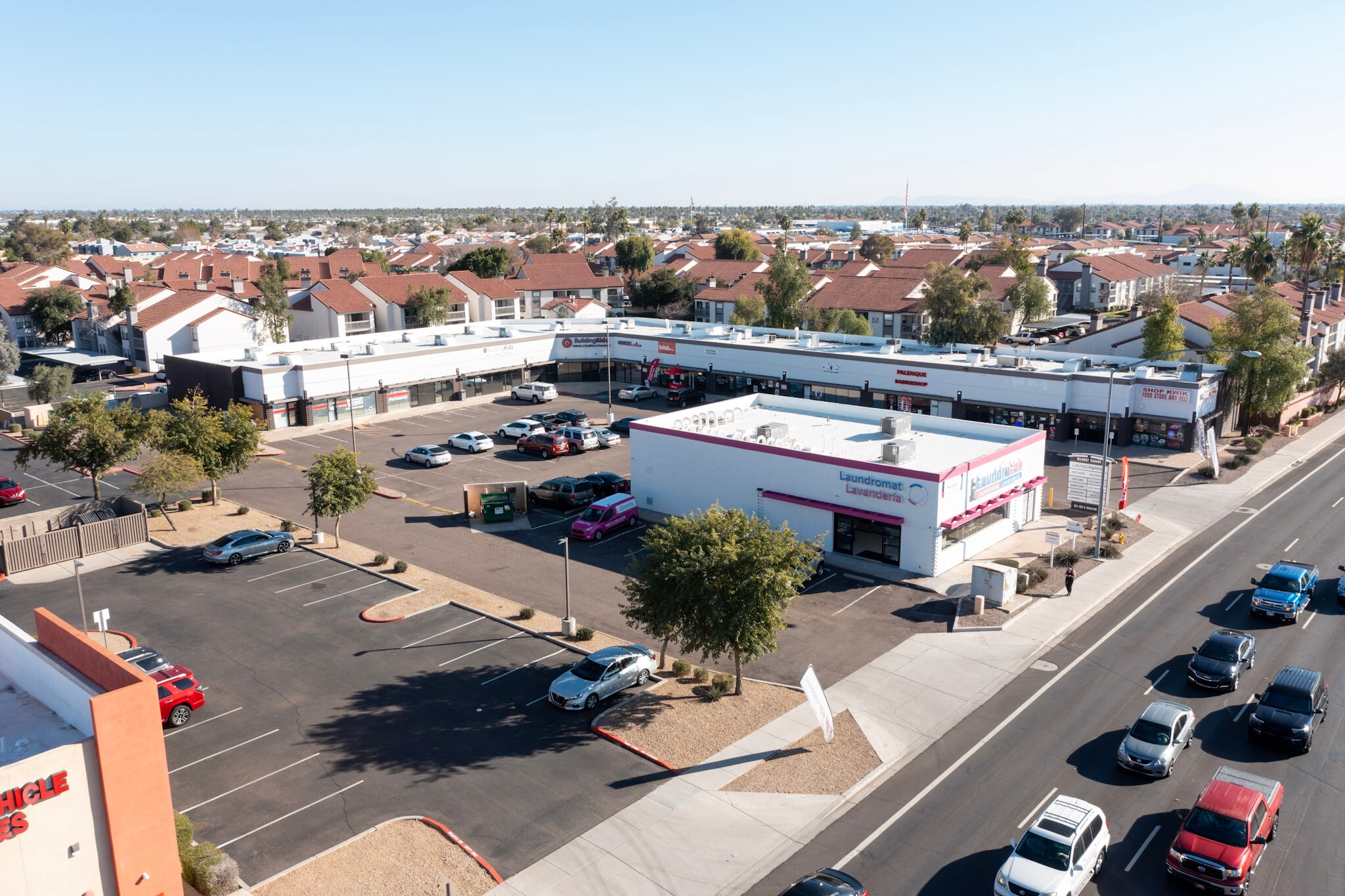 323 N Gilbert Rd, Mesa, AZ for lease Primary Photo- Image 1 of 10