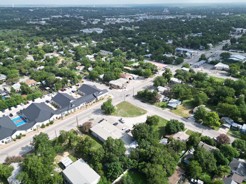 1413 W San Antonio St, New Braunfels, TX for sale - Aerial - Image 3 of 30