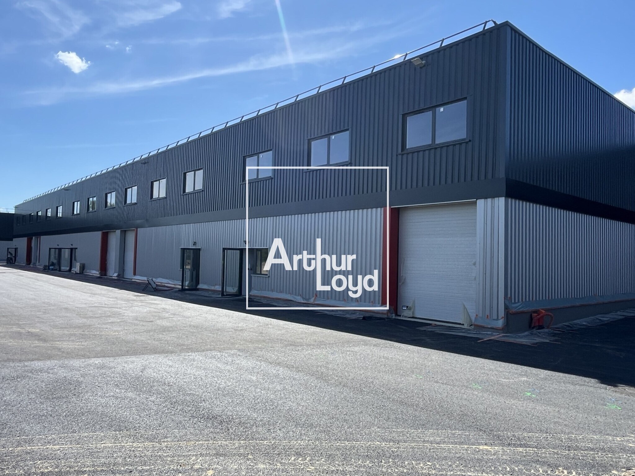 Industrial in Bruguières for lease Building Photo- Image 1 of 12