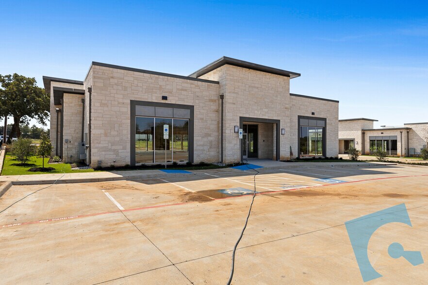 2520 E State Highway 114, Southlake, TX à louer - Photo du bâtiment - Image 2 de 10