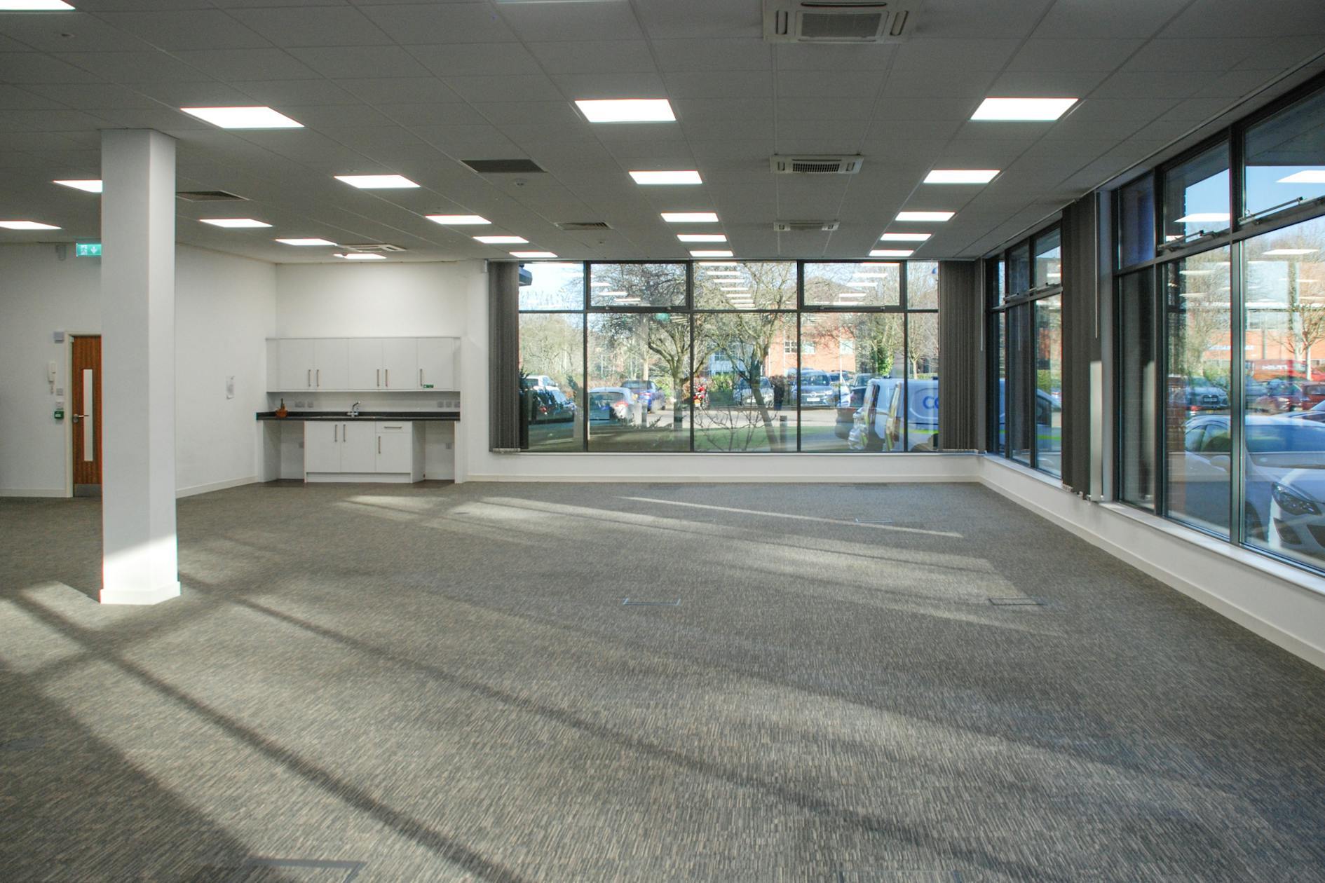 Harvest Cres, Fleet à louer Photo intérieure- Image 1 de 4