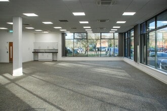 Harvest Cres, Fleet à louer Photo intérieure- Image 1 de 4