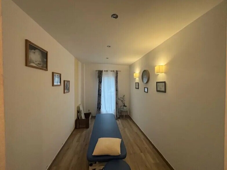 Office in Saint-Étienne-du-Grès for sale - Interior Photo - Image 3 of 6