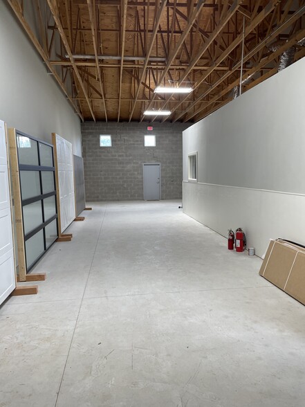 3100 Scott Dr, Austin, TX for lease - Interior Photo - Image 3 of 6