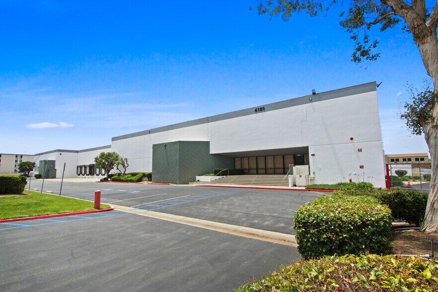 4101 Bonita Pl, Fullerton, CA for lease - Building Photo - Image 3 of 7