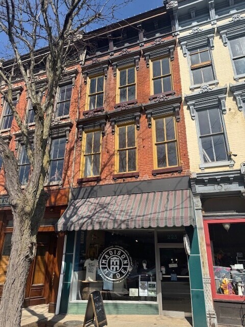 225 E Main St, Madison, IN à vendre Photo principale- Image 1 de 12