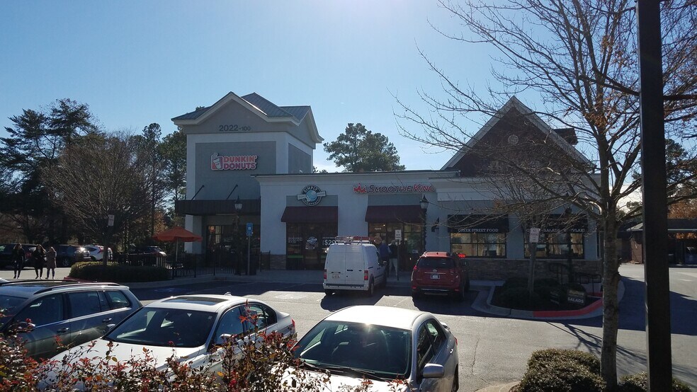 2022 Powers Ferry Rd SE, Atlanta, GA à louer - Photo du bâtiment - Image 2 de 4