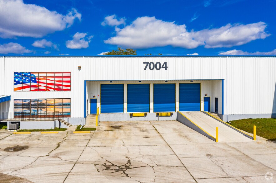 7004 E Broadway Ave, Tampa, FL à louer - Photo du bâtiment - Image 2 de 36