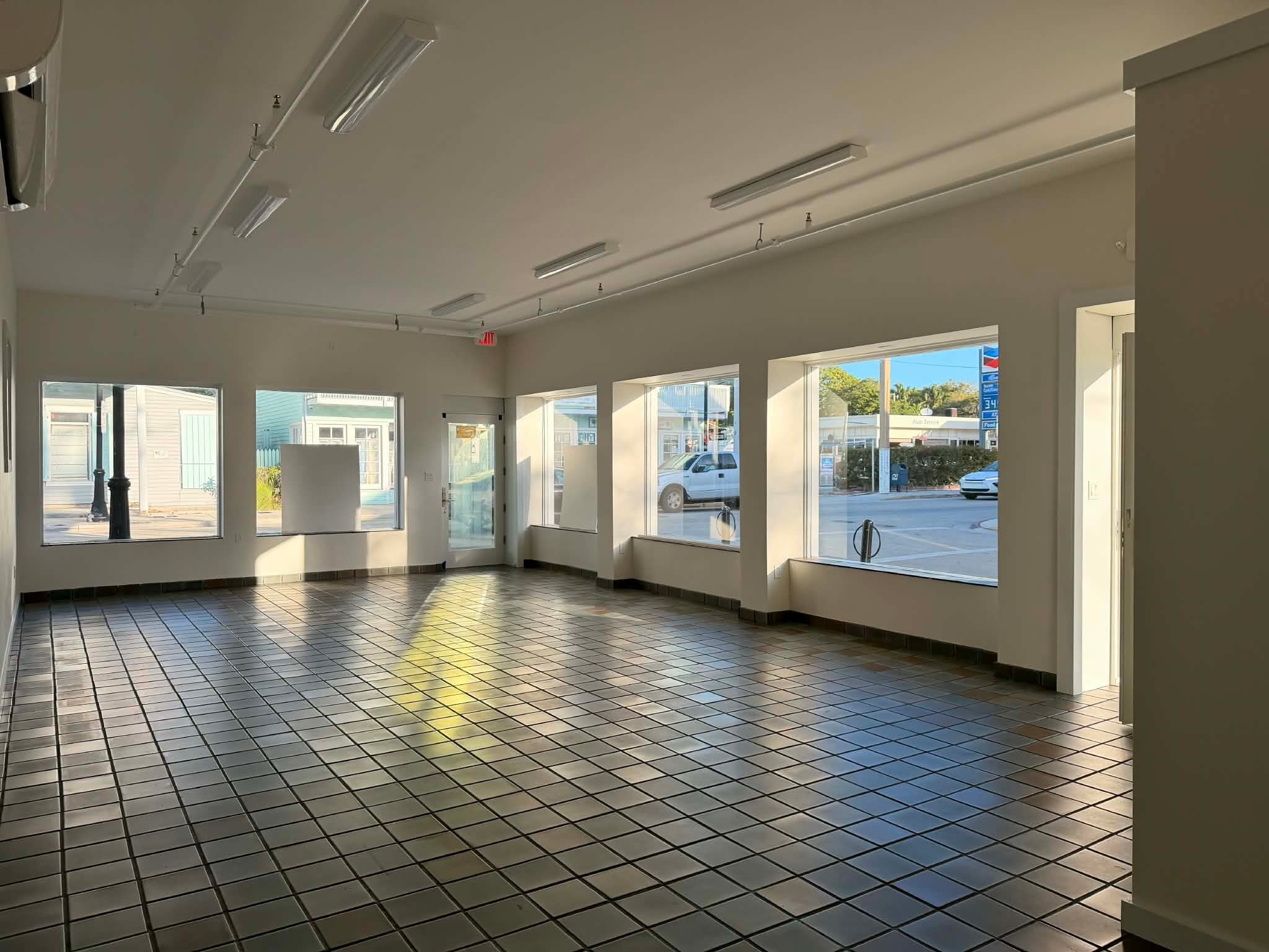 1110 Truman Ave, Key West, FL for lease Primary Photo- Image 1 of 14
