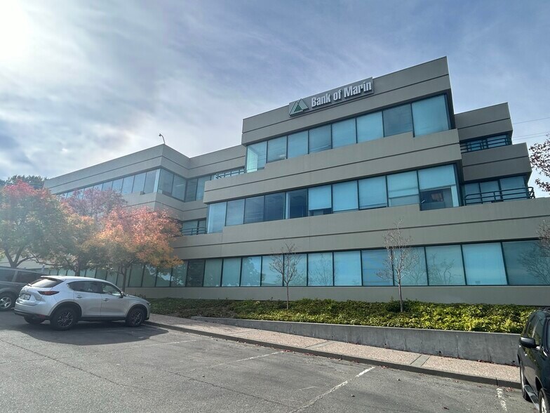 500 Redwood Blvd, Novato, CA à louer - Photo du bâtiment - Image 2 de 11