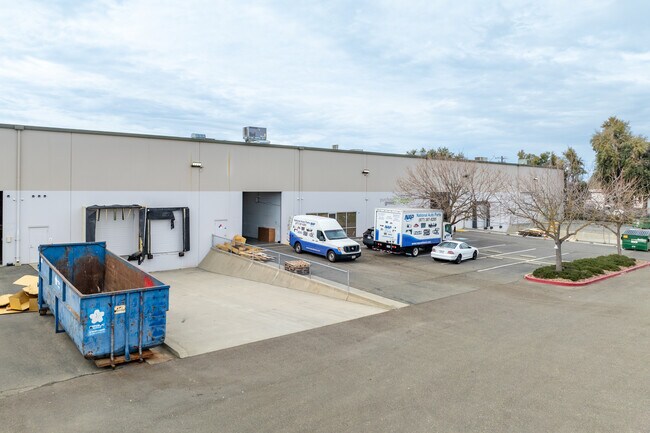 Plus de détails pour 879 F St, West Sacramento, CA - Industriel à louer