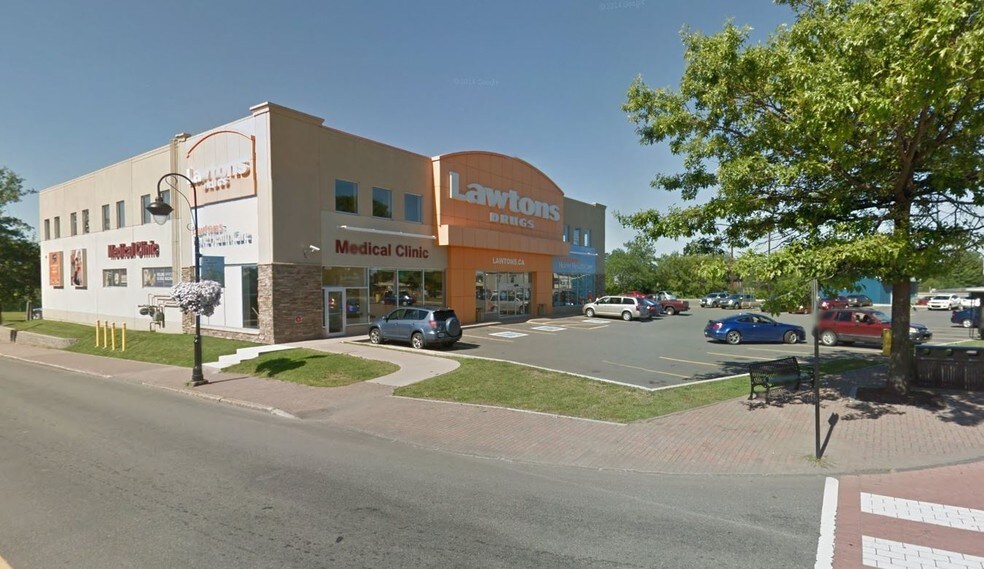 2 Lawrence St, Amherst, NS à vendre - Photo principale - Image 1 de 1