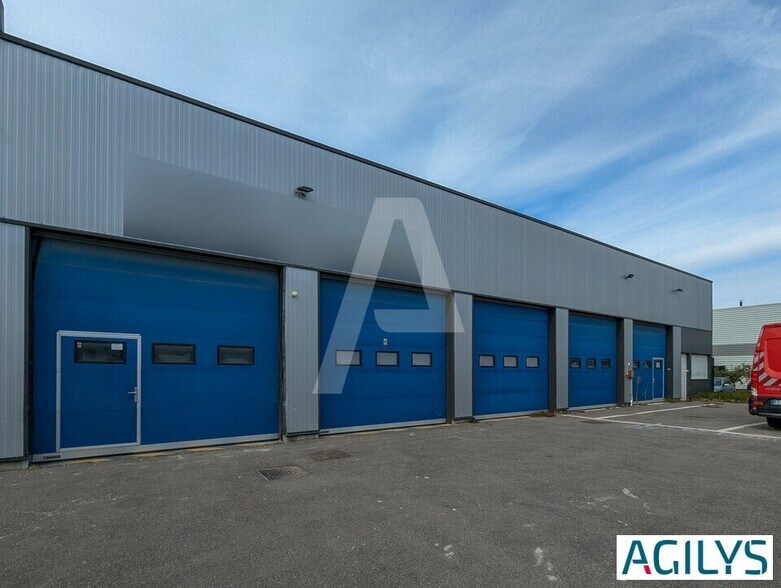 Local d'activités dans Guibeville à vendre - Photo du bâtiment - Image 2 de 12