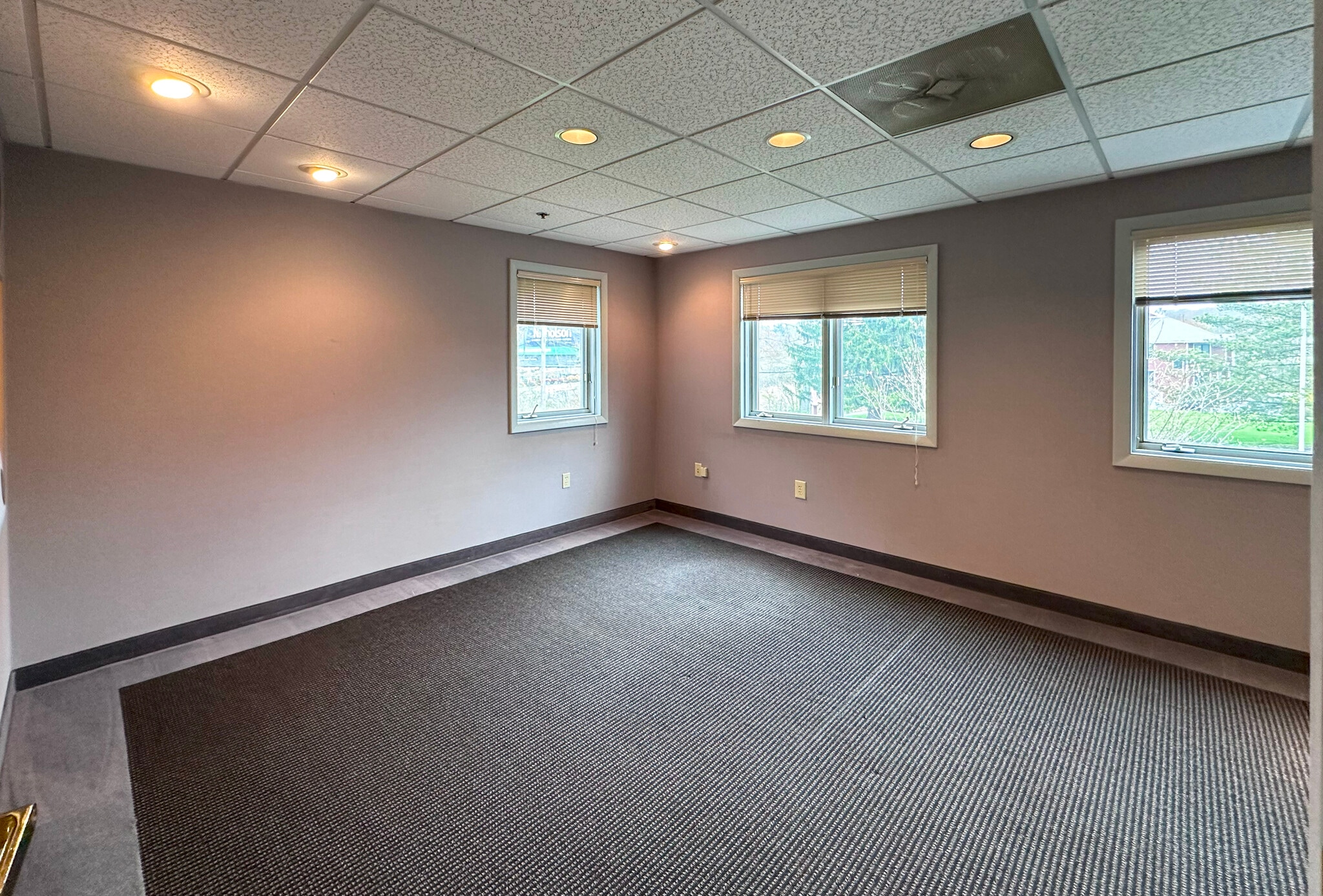 4 Bellows Rd, Westborough, MA for lease Interior Photo- Image 1 of 8