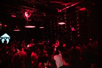 58 S 6th St, Brooklyn, NY à louer Photo du bâtiment- Image 1 de 3