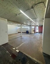 7320 NE Sandy Blvd, Portland, OR for lease Interior Photo- Image 2 of 4