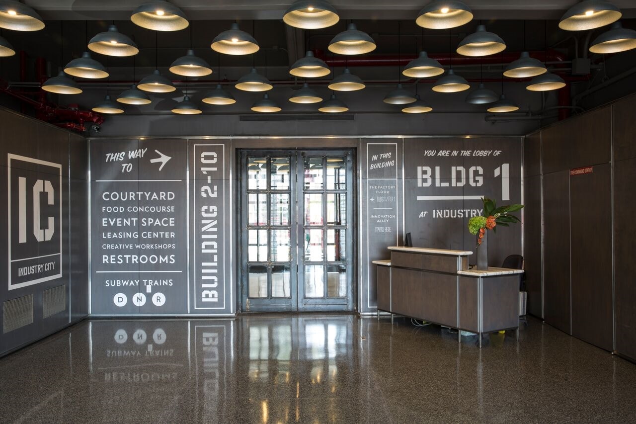 241 37th St, Brooklyn, NY à louer Photo du bâtiment- Image 1 de 2