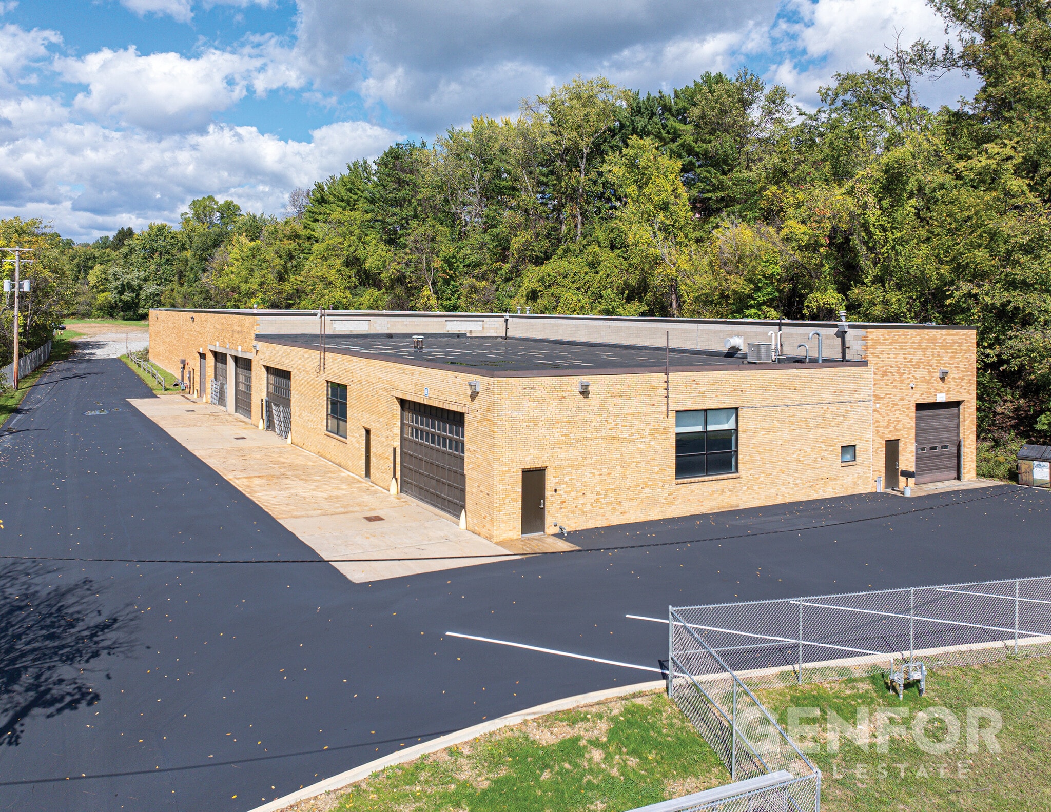 250 Curry Hollow Rd, Pittsburgh, PA for lease Building Photo- Image 1 of 5