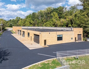 250 Curry Hollow Rd, Pittsburgh, PA for lease Building Photo- Image 1 of 5