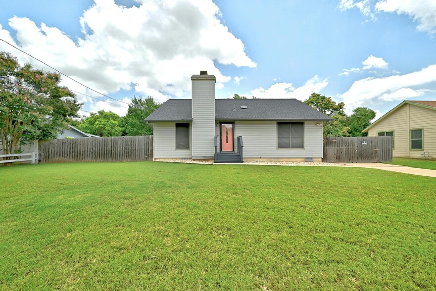 503 N Lampasas St, Round Rock, TX à vendre - Photo du b timent - Image 3 de 38