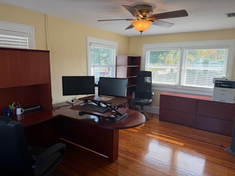 1045 9th Ave N, Saint Petersburg, FL à louer - Photo intérieure - Image 3 de 26