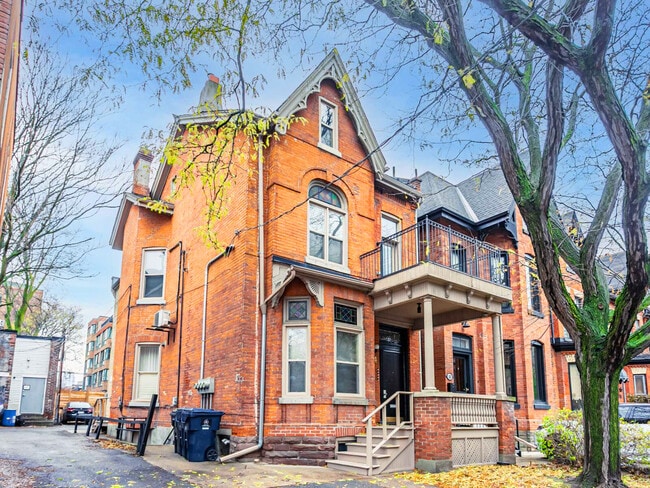 More details for 24 Webster Av, Toronto, ON - Multifamily for Sale