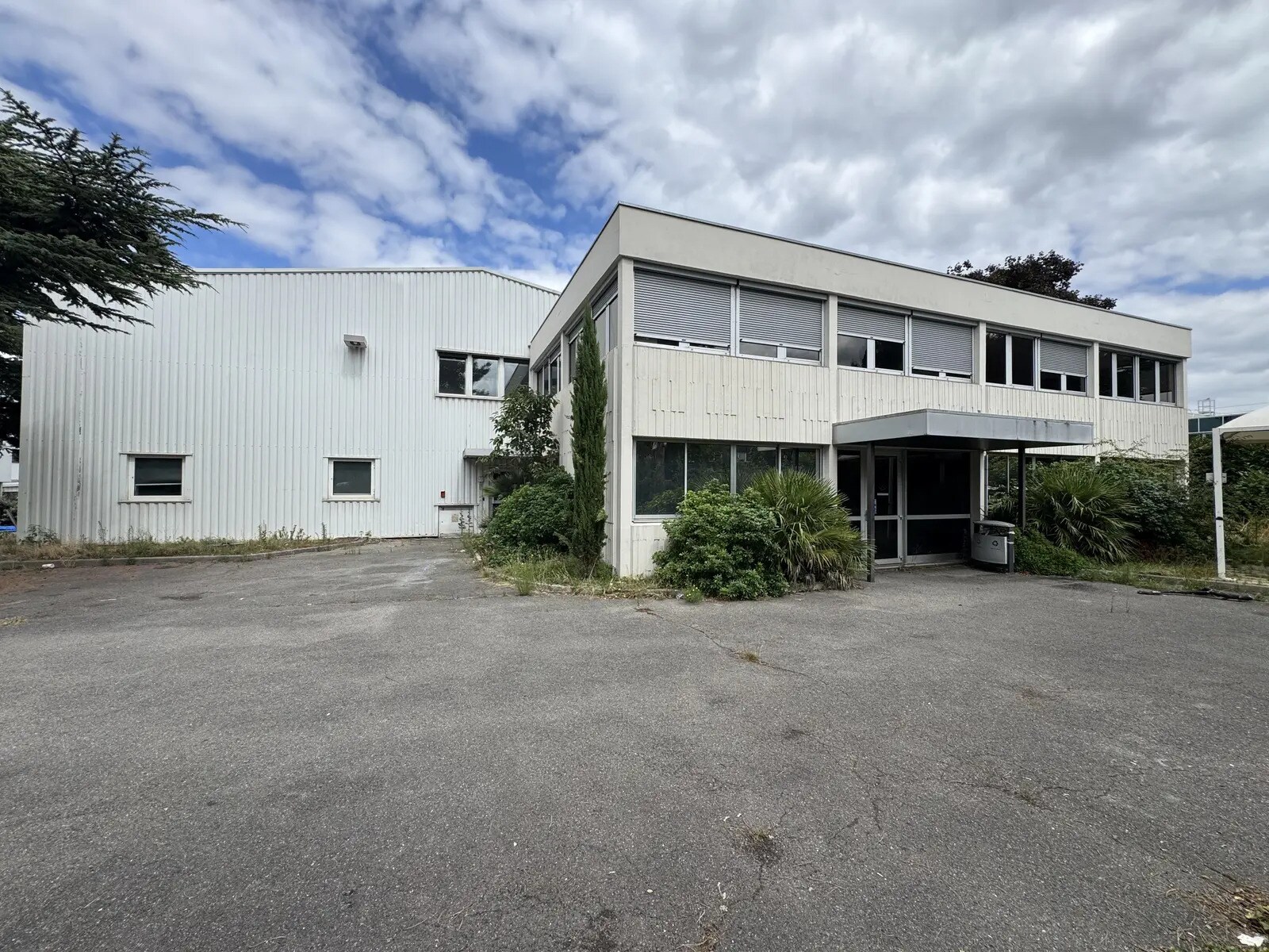 7 Rue De L'Equerre, SAINT-OUEN-L'AUMONE for lease Building Photo- Image 1 of 18