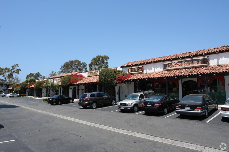 315 W Channel Islands Blvd, Port Hueneme, CA à louer - Photo du bâtiment - Image 3 de 3
