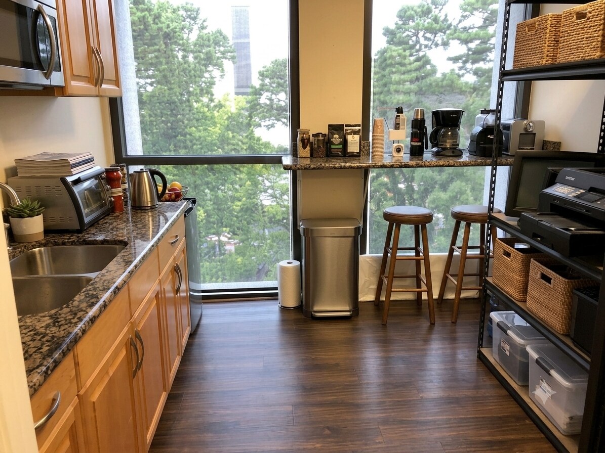 2450 Hollywood Blvd, Hollywood, FL 33020 - Unité 306 & 307 - - Photo intérieure - Image 2 of 3