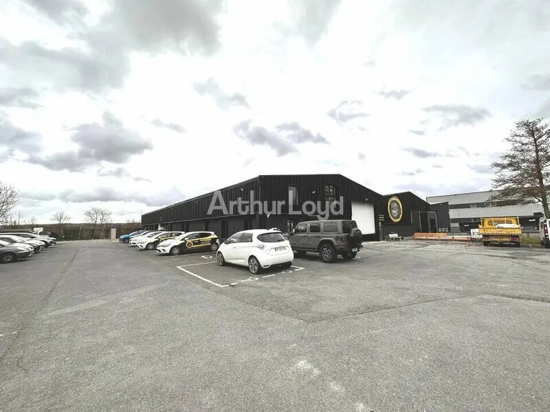 Flex in Reims for lease Building Photo- Image 1 of 14