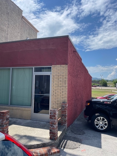 2433 Broad St, Chattanooga, TN for lease Interior Photo- Image 1 of 4