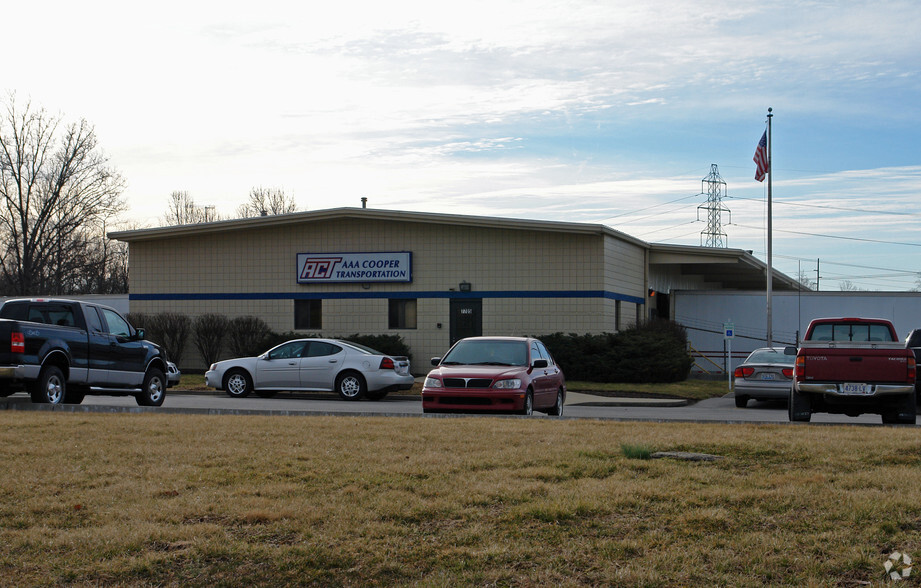 7705 Foundation Dr, Florence, KY for lease - Building Photo - Image 2 of 6