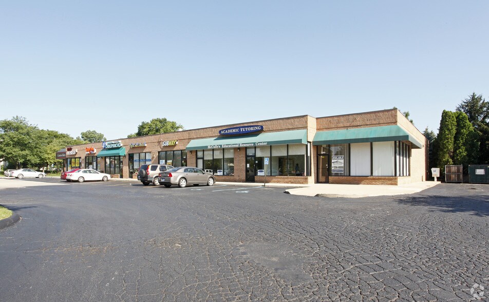 7660-7692 N Canton Center Rd, Canton Township, MI for lease - Building Photo - Image 1 of 9