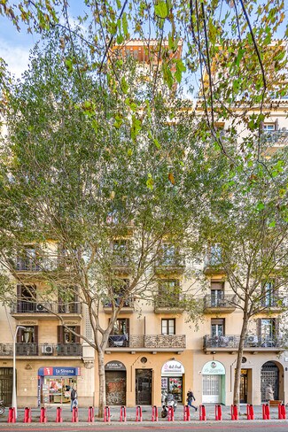 Plus de détails pour Multi-résidentiel à vendre