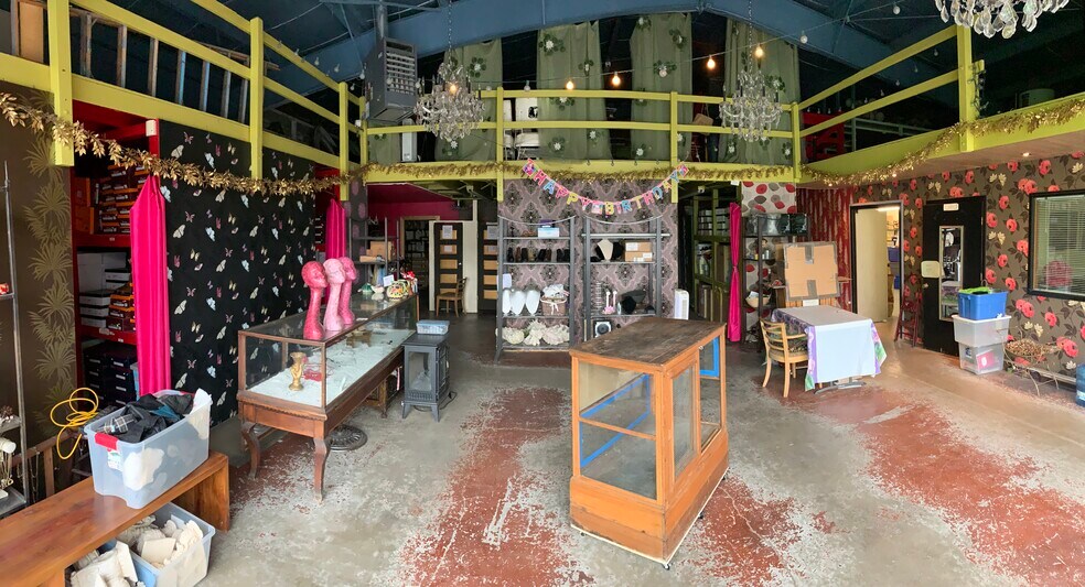 2105 SE Division St, Portland, OR à vendre - Photo du bâtiment - Image 2 de 14