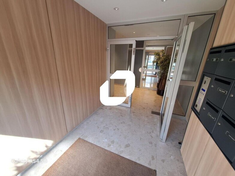 14-22 Rue Hoche, Issy-les-Moulineaux à vendre - Photo du bâtiment - Image 3 de 12