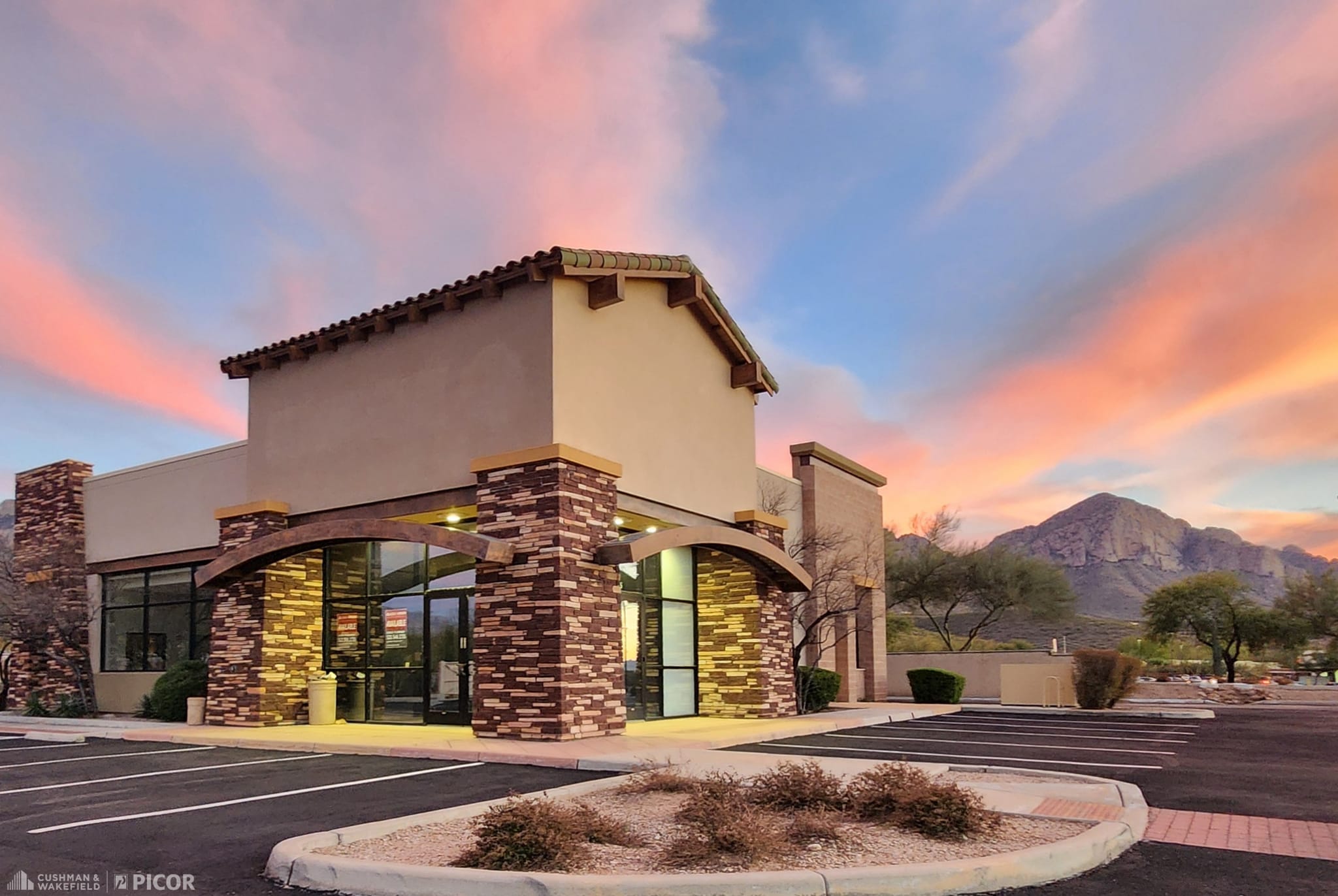 11625 N Oracle Rd, Oro Valley, AZ for lease Building Photo- Image 1 of 4
