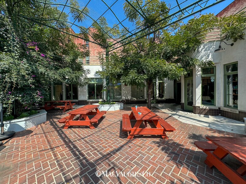 64-90 N Fair Oaks Ave, Pasadena, CA à louer - Photo du bâtiment - Image 3 de 5