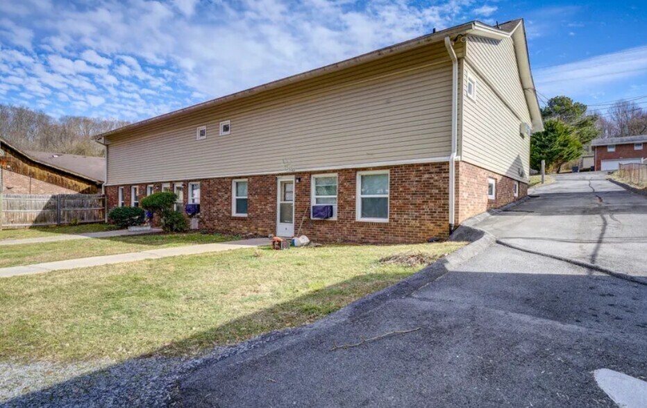 105 Brookfield Dr, Kingsport, TN à vendre - Photo du bâtiment - Image 2 de 17