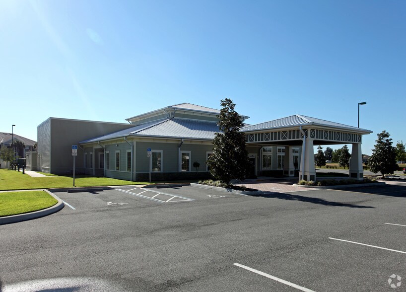 3710 Lake Center Dr, Mount Dora, FL à vendre - Photo principale - Image 2 de 6