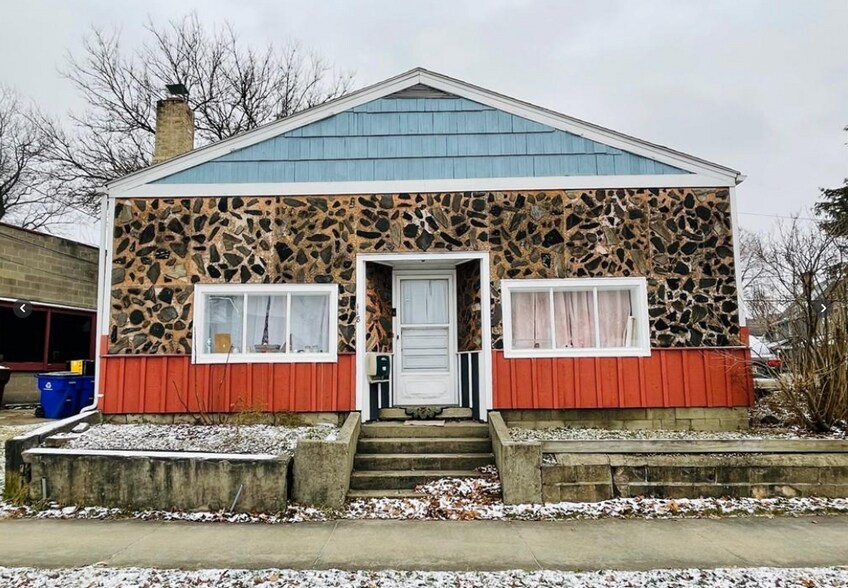 118 Lake St, Kent, OH à vendre - Photo principale - Image 1 de 4