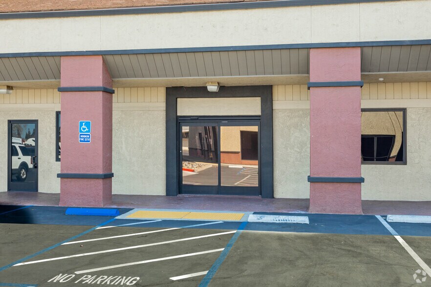 5948 Auburn Blvd, Citrus Heights, CA à louer - Photo du bâtiment - Image 3 de 5